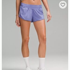 NWT-Lululemon Athletica- Hotty Hot LR Short 2.5 " Lined SZ 14